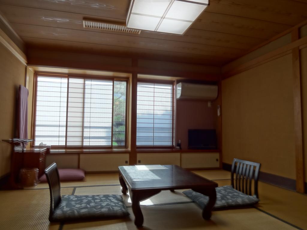 Hotel Jizokan Matsuya Ryokan à Nagano Chambre photo