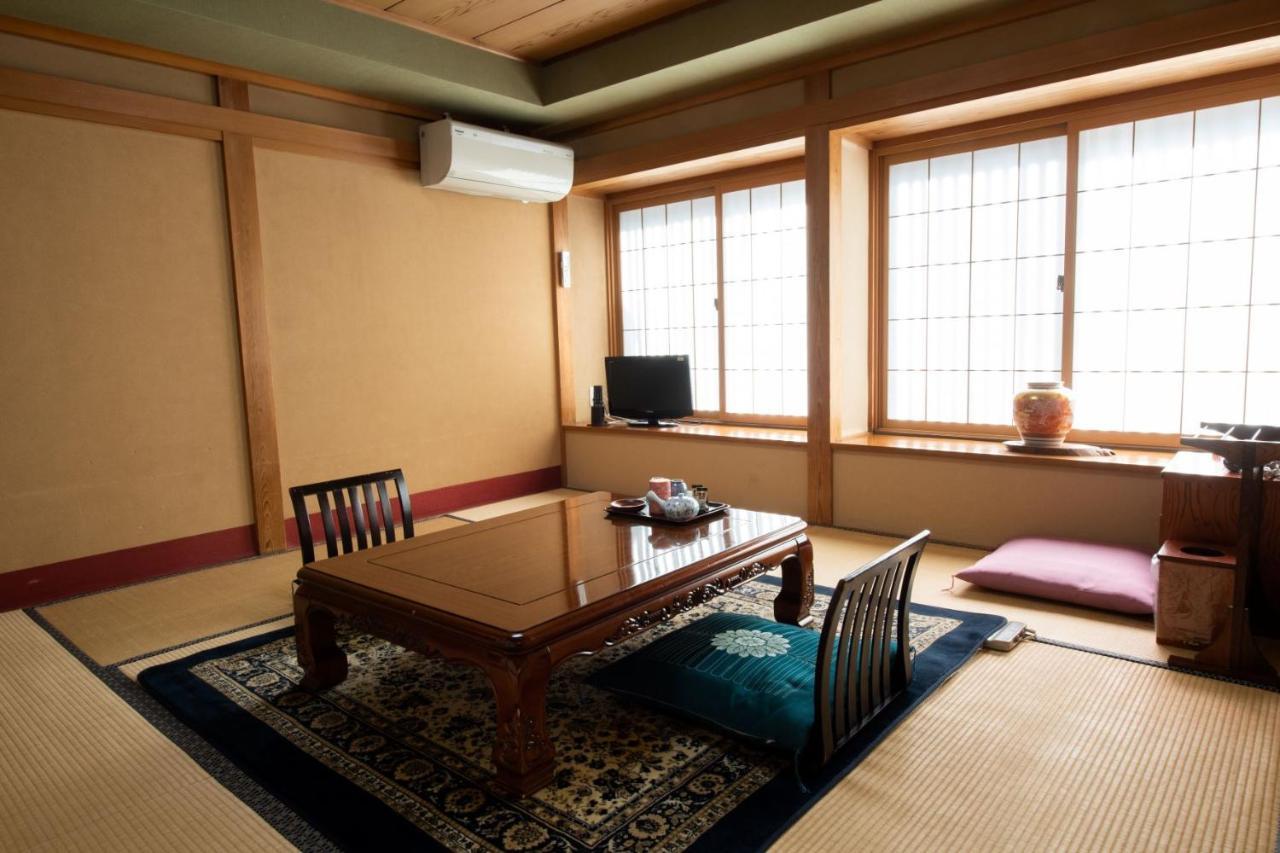 Hotel Jizokan Matsuya Ryokan à Nagano Extérieur photo